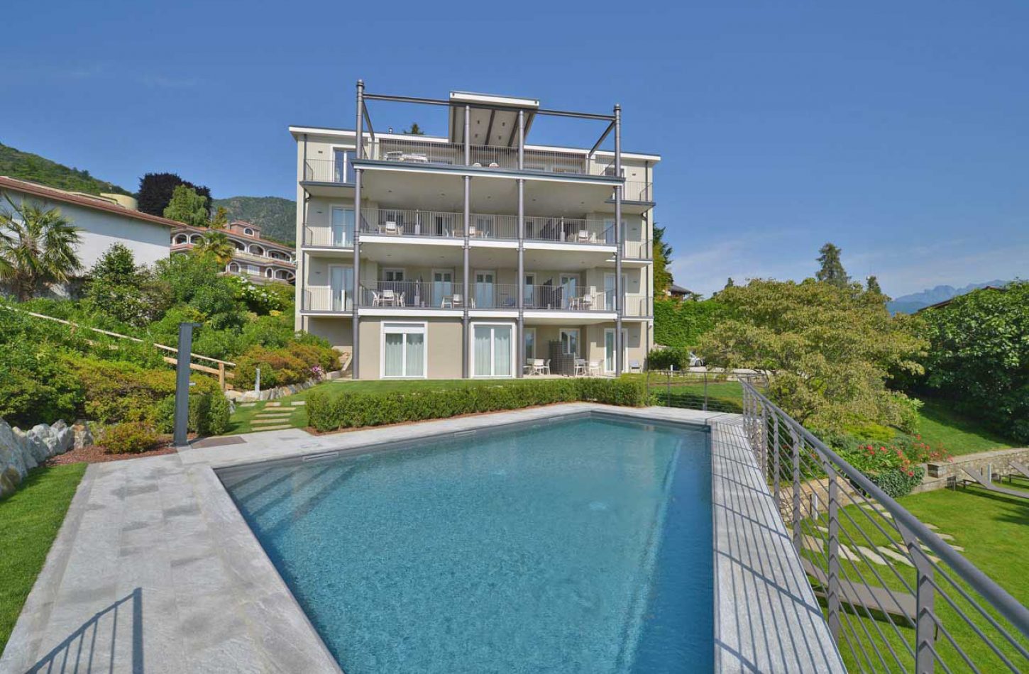 piscine verbano - The View (1)